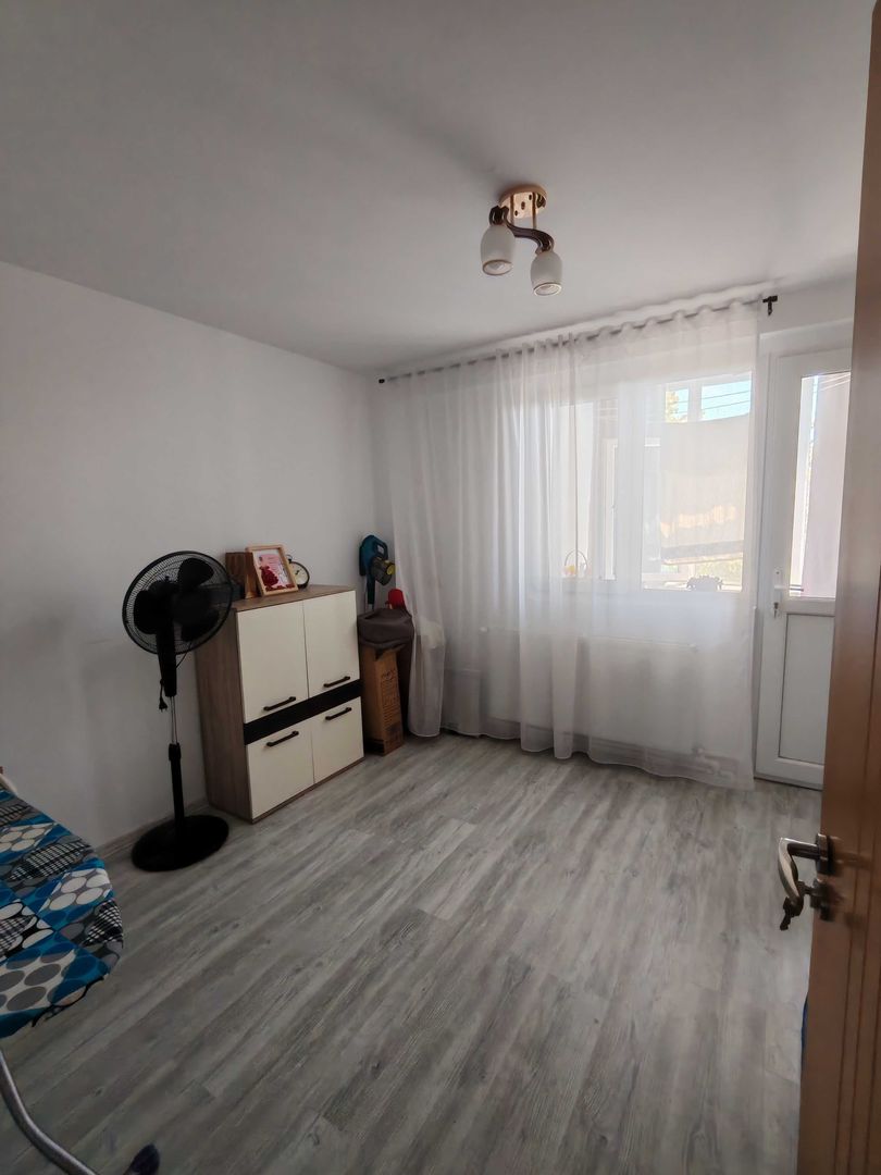 Apartament 4 camere renovat complet – Micro 16, Galați – 81 mp utili - Poză 4