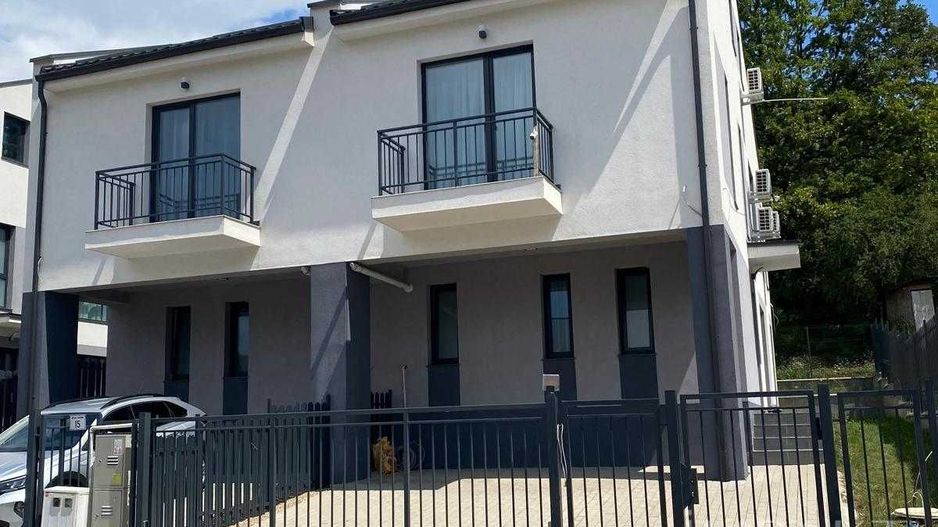 Casa tip duplex de închiriat, zona Oasului - Poză 1