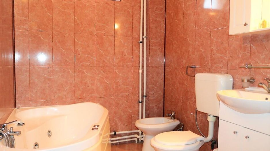 Mamaia Nord - Langa Mare, pensiune la cheie, 11 camere, 9 bai! - Poză 56