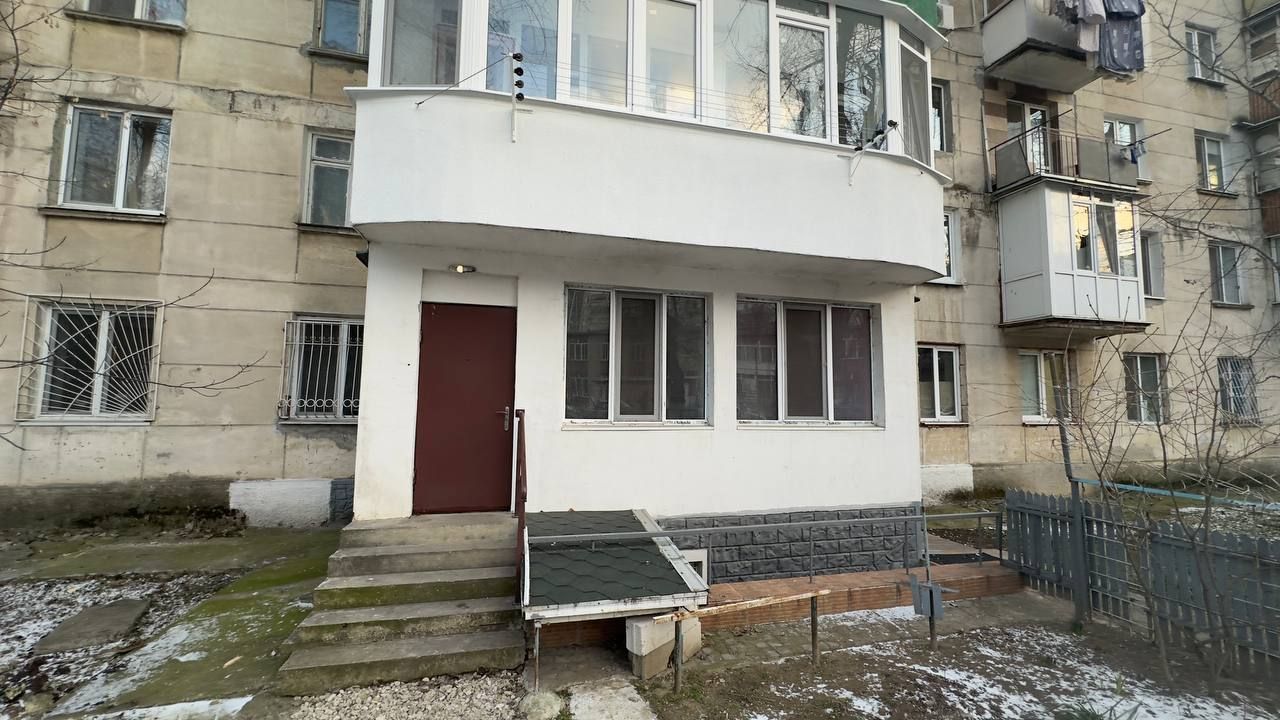 De vinzare apartament Riscani in spatelele CC Soiuz - Poză 1