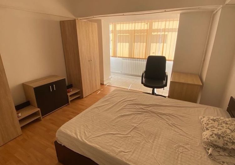 Vand 3camere mare stradal din Blvdul Decebal Bucuresti - Poză 8