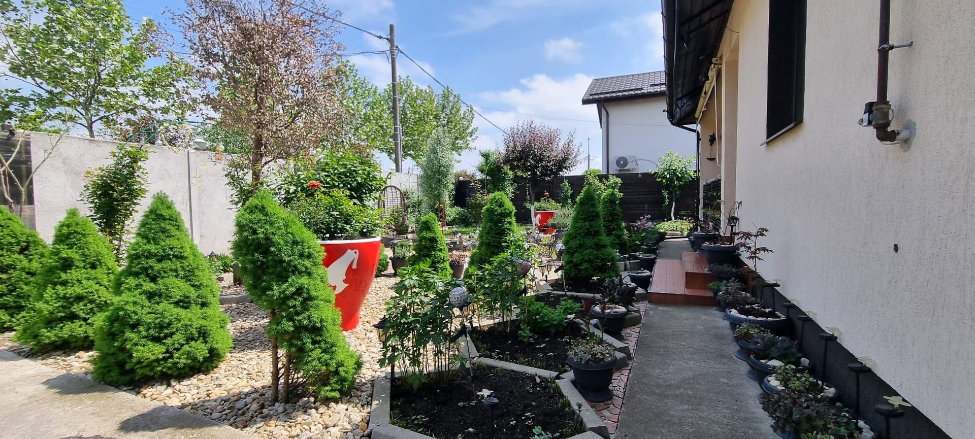 Parter cu structură pentru etaj, curte amenajată și organizare impeca - Poză 52