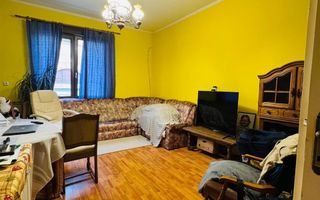 Casa singur in curte cu acces auto si teren  Ultracentral - Poză 4