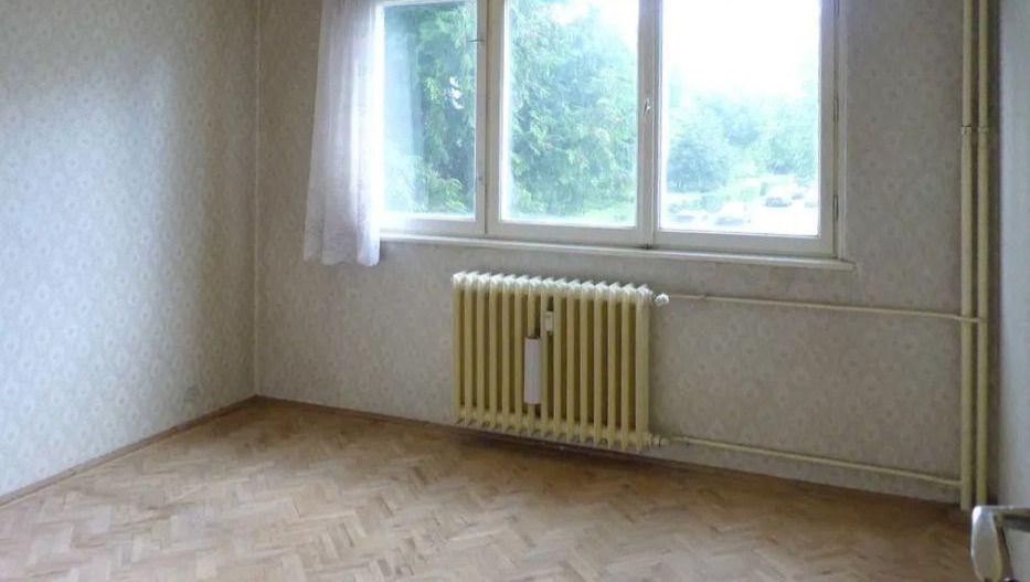 3 Camere în Astra Etaj 1 Vedere Liberă Necesită Renovare - Poză 4