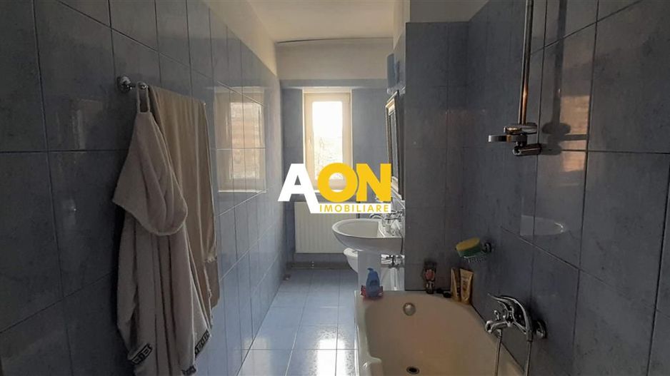 Apartament 3 camere cu scara interioara zona ultracentrala - Poză 13