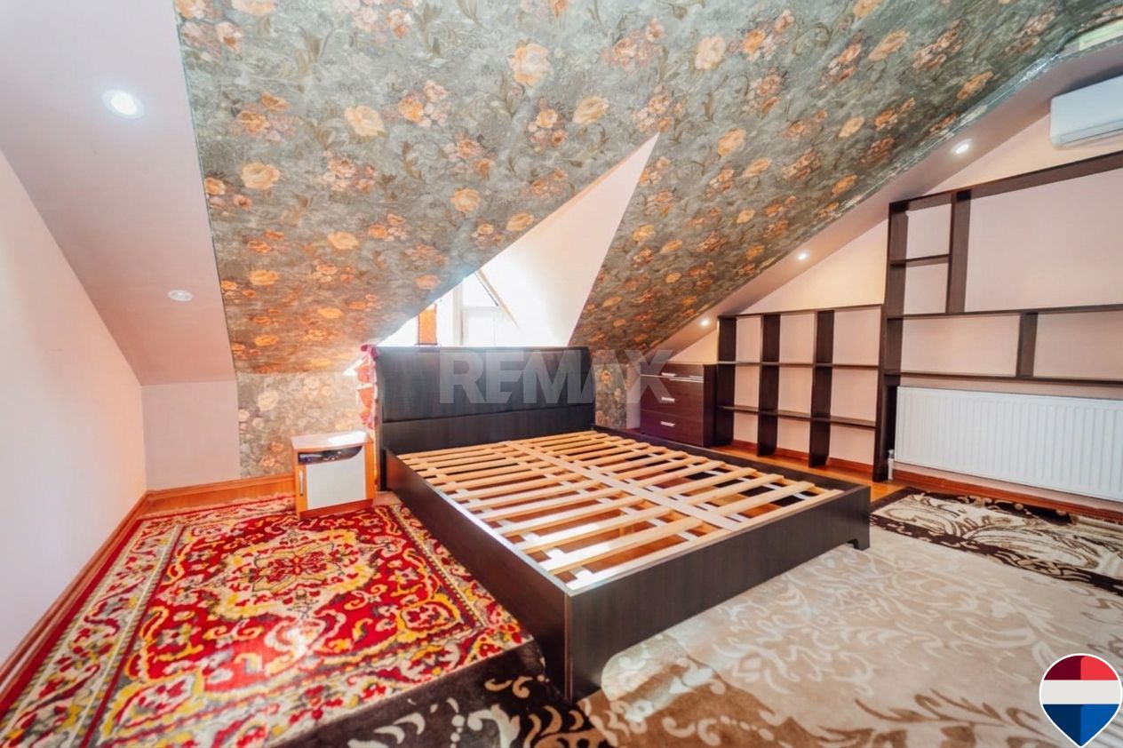 Casă de vânzare, Obileni, Hîncești ,185 m² ,16 ari, 2 garaje - Poză 18