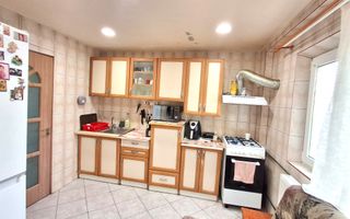 De Vanzare Apartament cu 3 camere  Mall Vitan imobil constr 1985-1990 - Poză 13