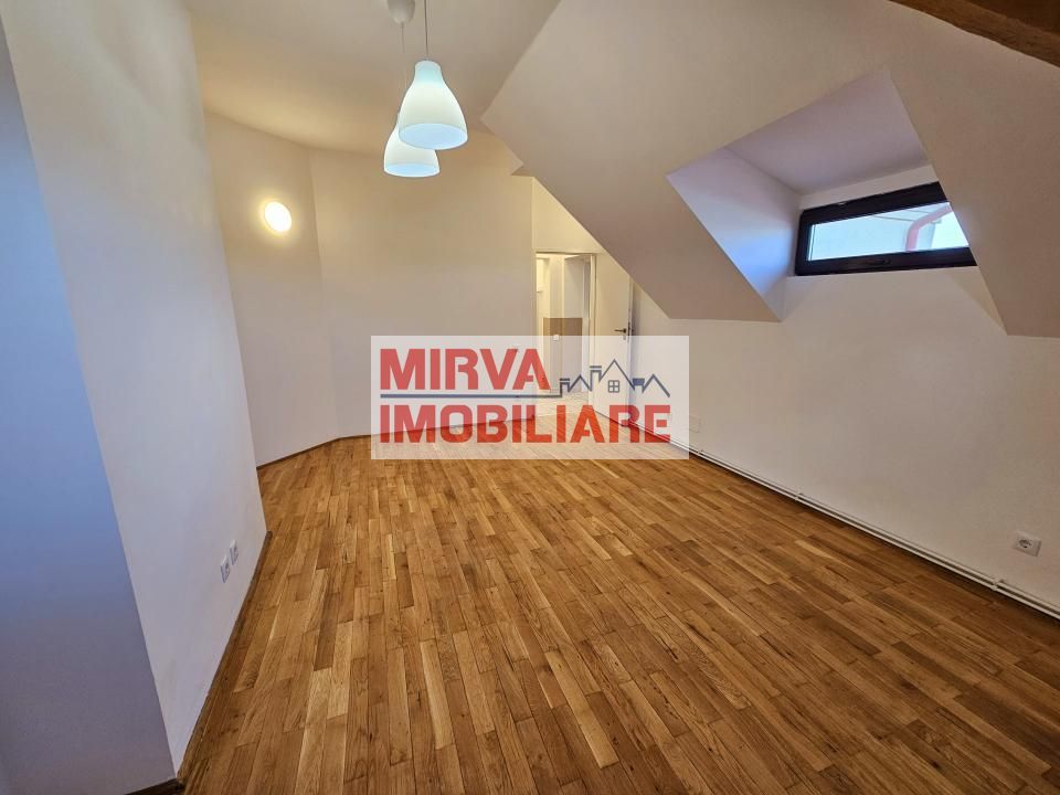 🏢 Spațiu de birouri – 5 camere, 3 băi – Mansardă vilă, Central - Poză 30