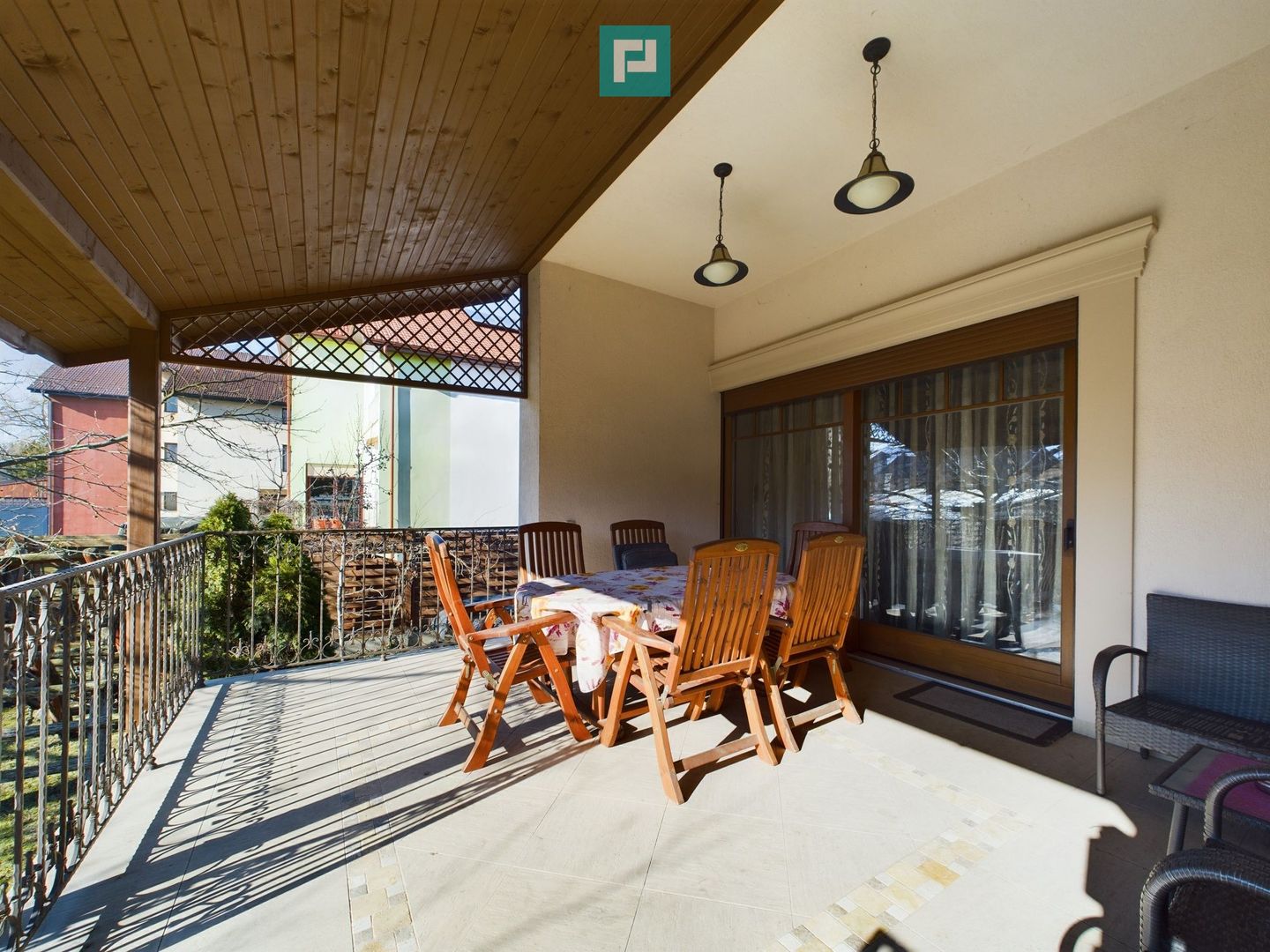 Vilă/casă cu 6 camere 400mp în Dumbrăvița - Poză 17