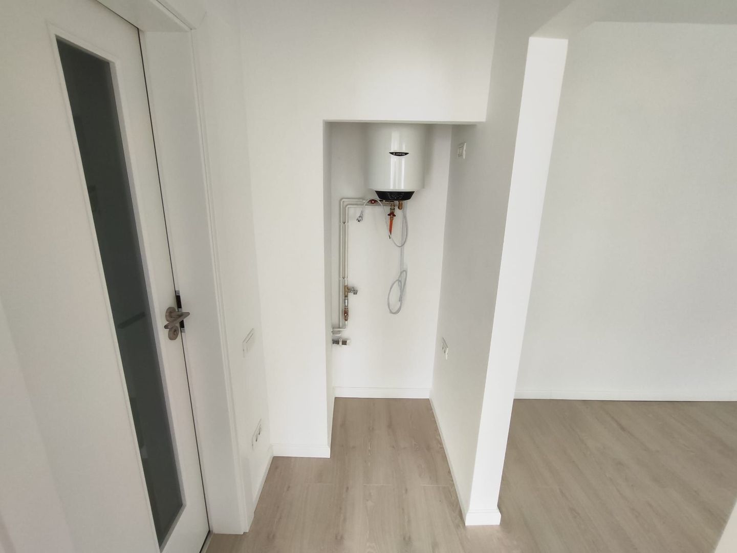 Apartament 2 camere complet renovat - Soseaua Stefan Cel Mare nr 17 - Poză 8