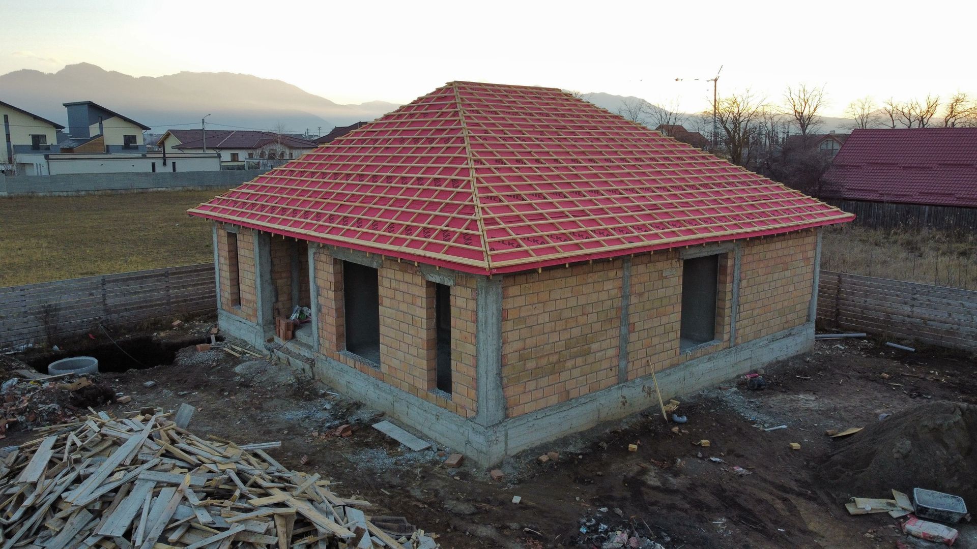 Casă pe parter de vânzare în cartierul Izvor - Poză 2