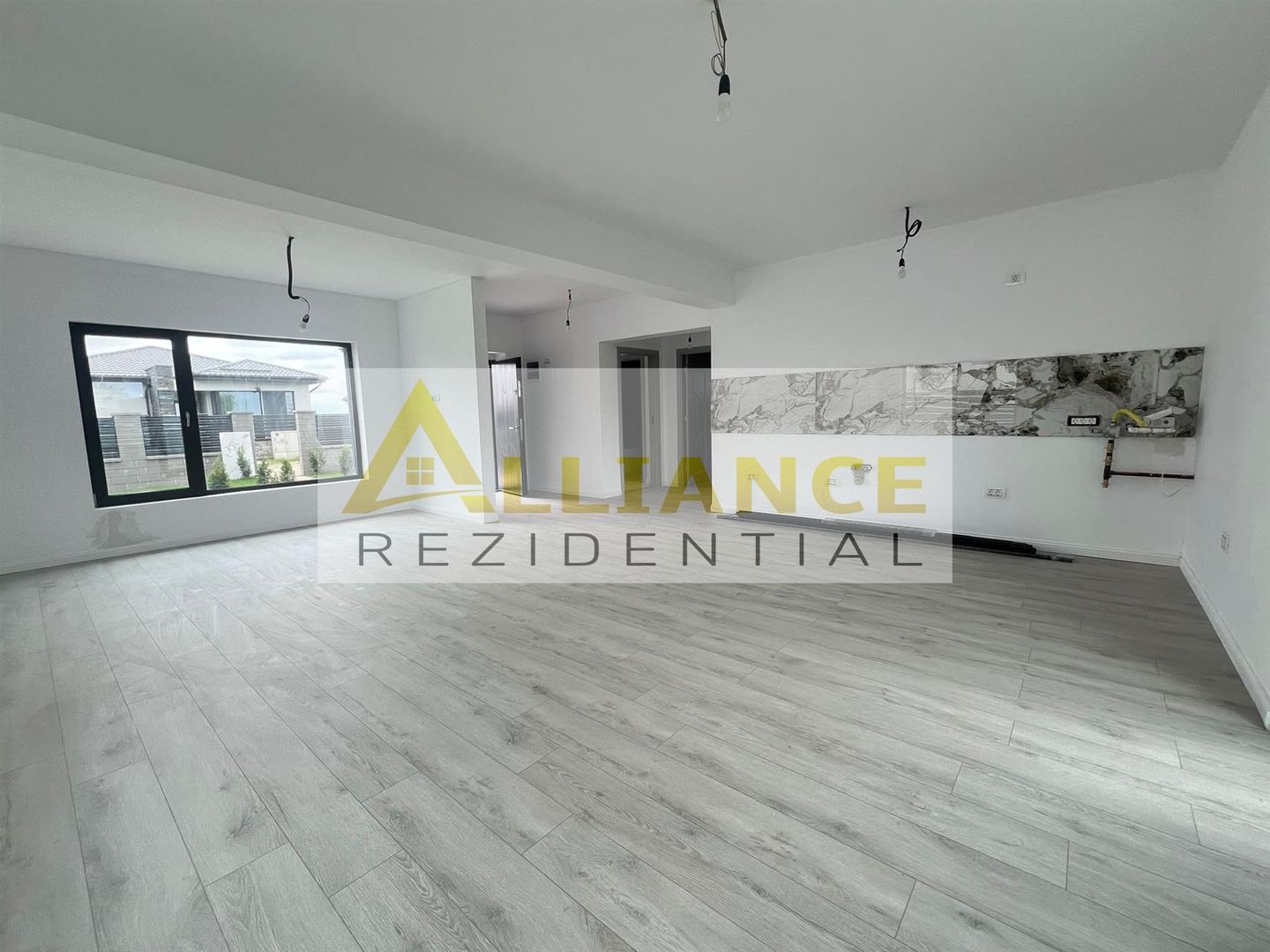 Casa parter- 375mp teren- incalzire pardoseala - Poză 3