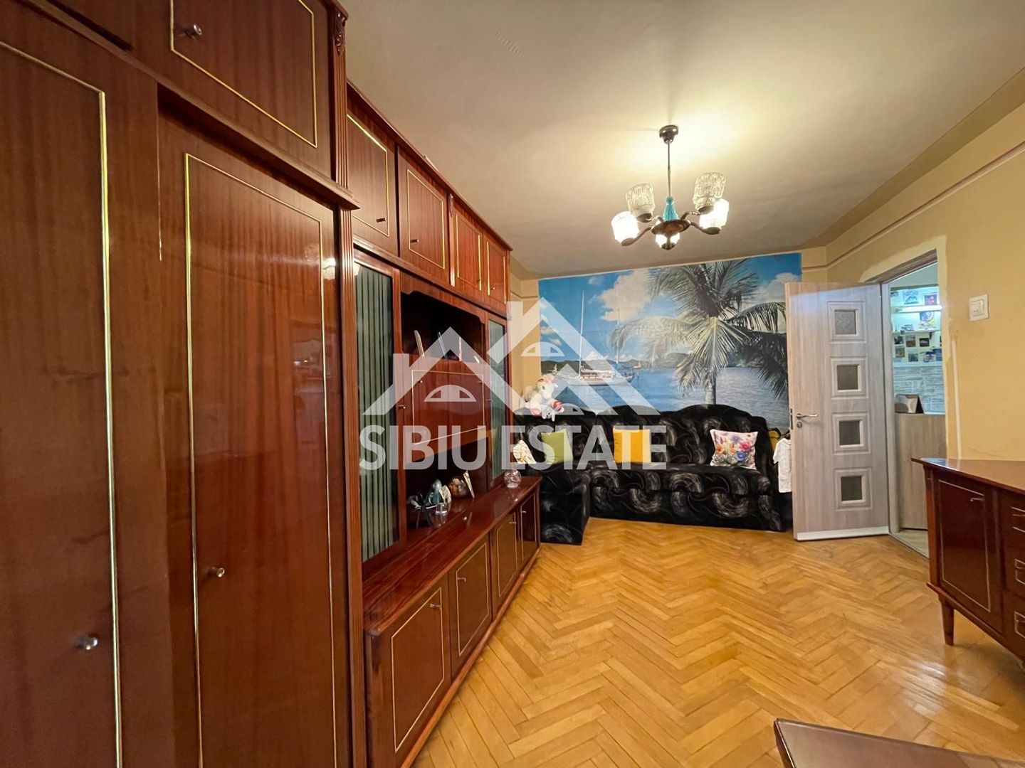 Apartament decomadat cu 3 camere, etaj 2 Cartier Valea Aurie - Poză 11