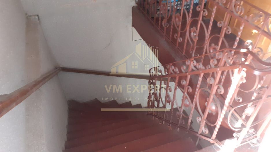 VILA 5 CAMERE, TEREN 700 MP, CAMPULUNG - Poză 10