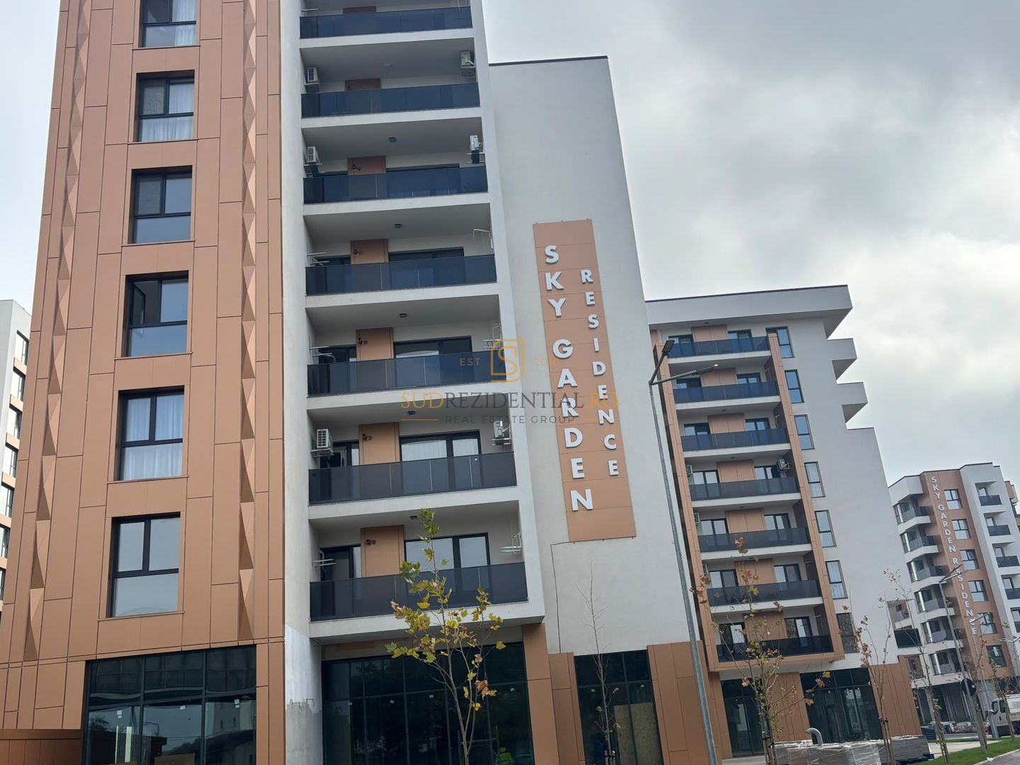 Apartament 3 camere decomandat | 87 mp | 2 băi | Sky Garden - Poză 1