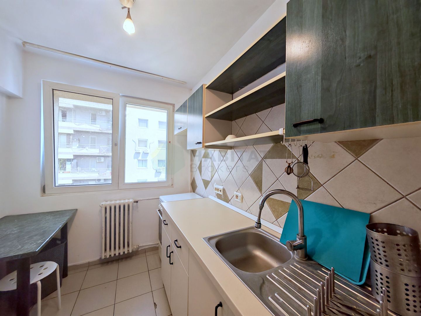 Apartament cu trei camere in inima cartierului Titan - Poză 5
