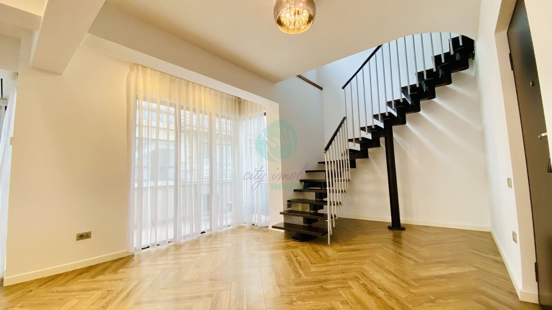 Duplex Penthouse with Panoramic View - Poză 9