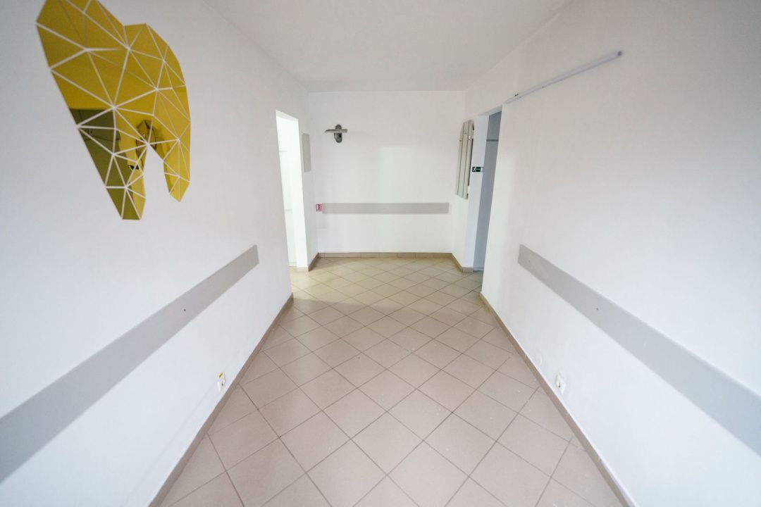 Spatiu parter, 56 mp, ideal cabinet medical, birouri sau servicii – Sarari - Poză 3