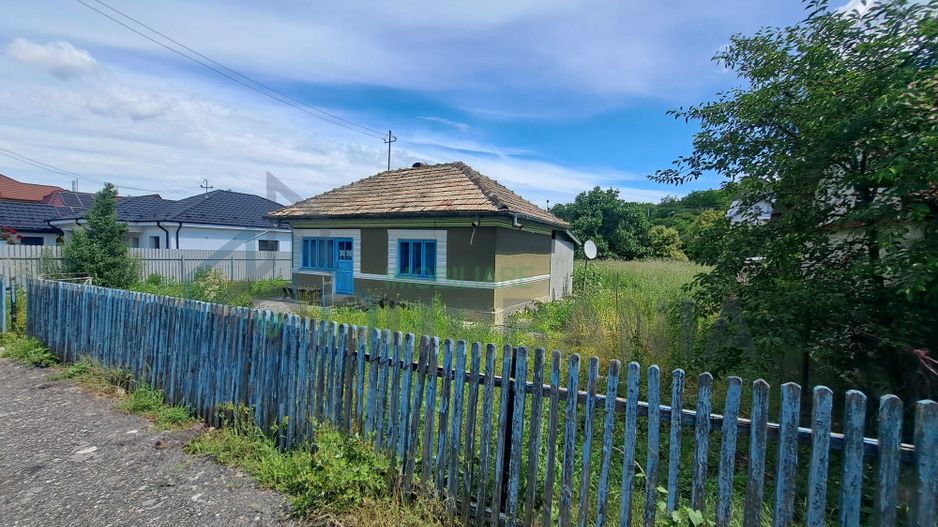 Casă cu teren de 721 mp în Iași, Șoseaua Bucium - Poză 1
