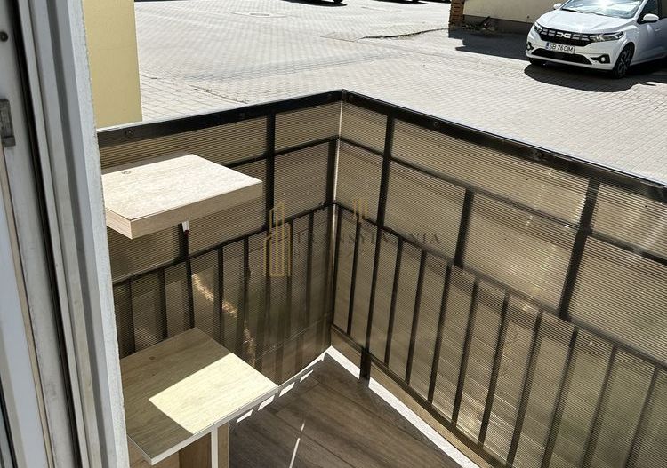 Garsoniera decoamndata, suprafata generorasa - Poză 8