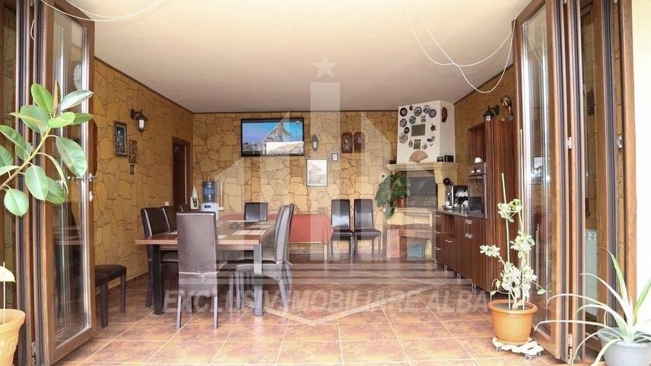 Casa de vanzare, pensiune, Cetate - Poză 3