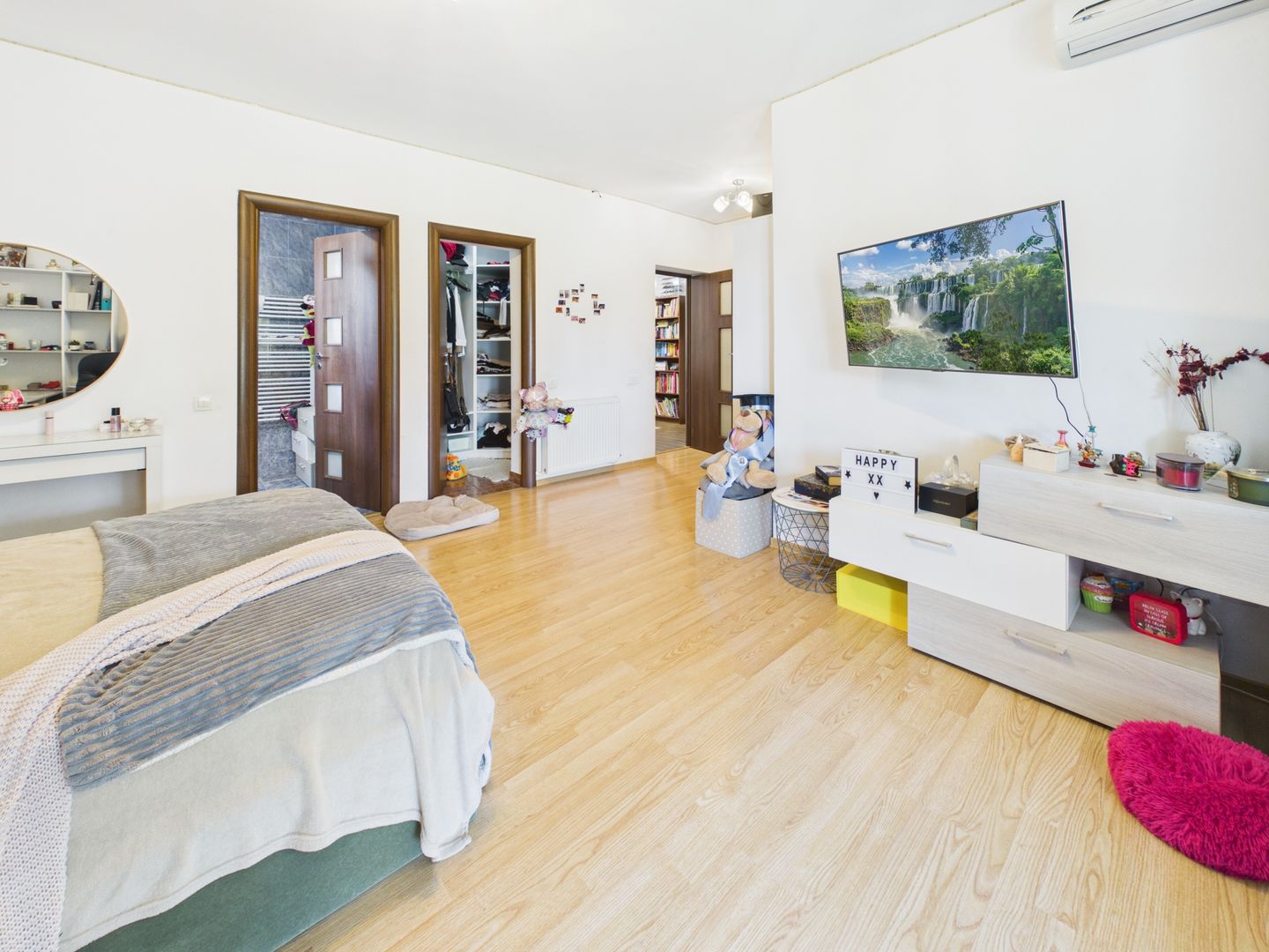 Vilă 10 camere + spațiu comercial | teren 1.300 mp | Otopeni 23 August - Poză 11