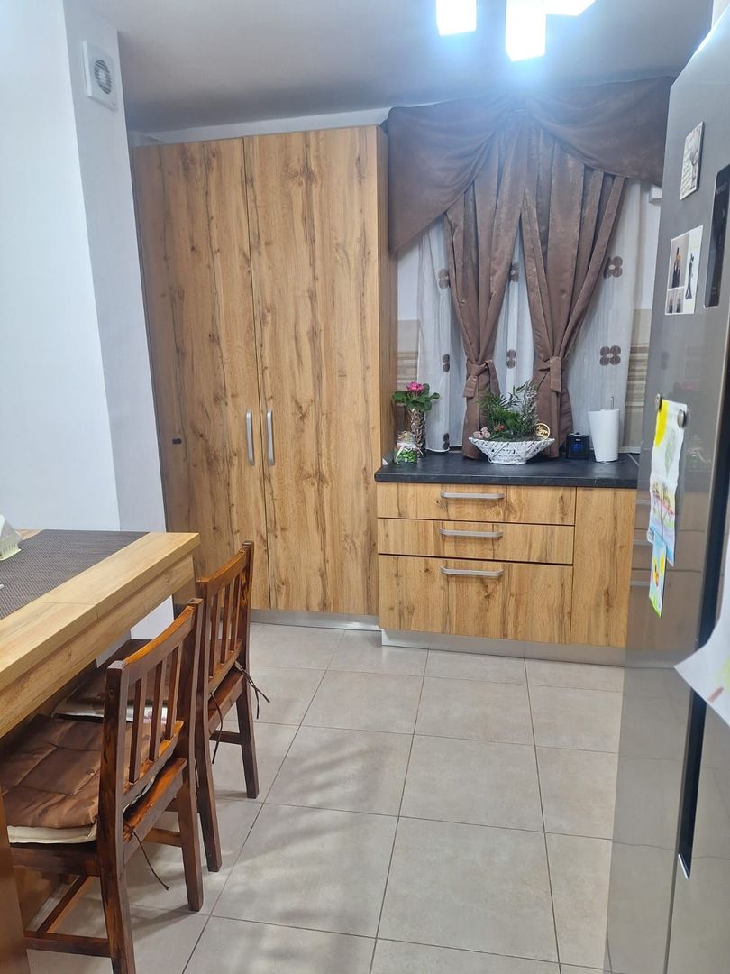 ageuropa.ro vinde apt. 2 cam. 56mp etaj 4 în Micro 16. - Poză 9