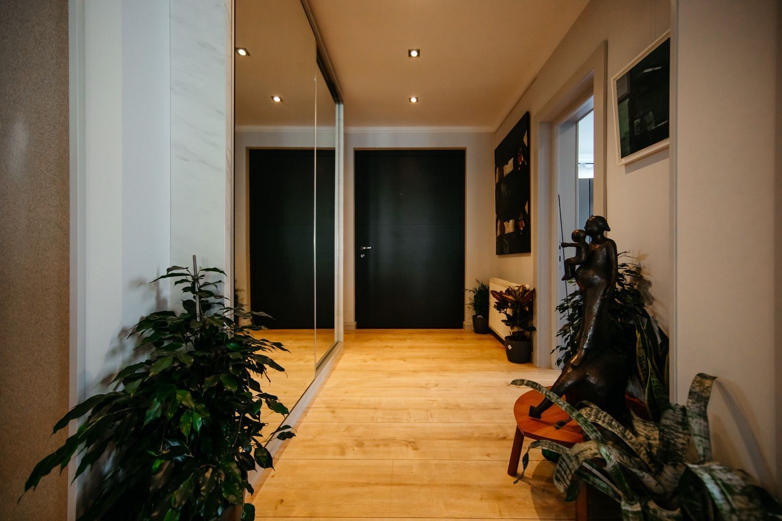 Vilă modernă  cu curte generoasă în Iancu Nicolae - Poză 11