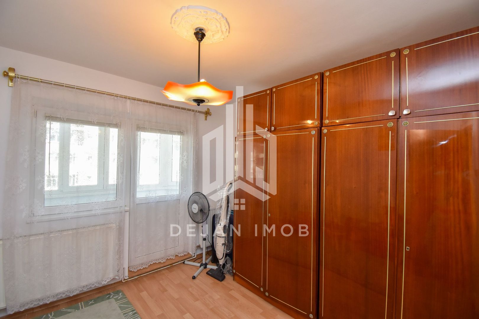 Locație excelentă, potențial nelimitat – Apartament cu 3 camere - Poză 3