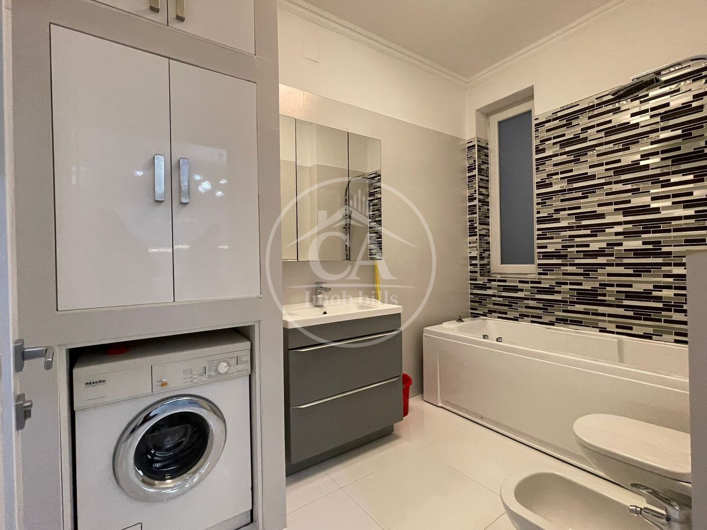 Apartament la casa, de inchiriat cu 3 camere Ultracentral, Oradea - Poză 12