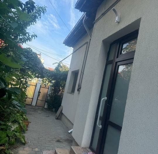 Casă de vânzare Sect.1, Bd. Ion Mihalach-cu Proiect de extindere si modernizare - Poză 1