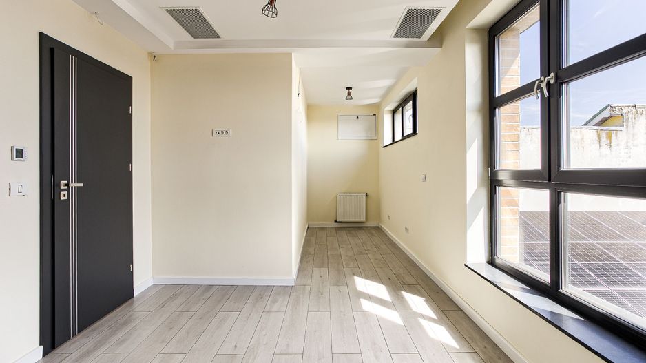 Închiriat! Spațiu de birouri în Gradiste - Poză 3