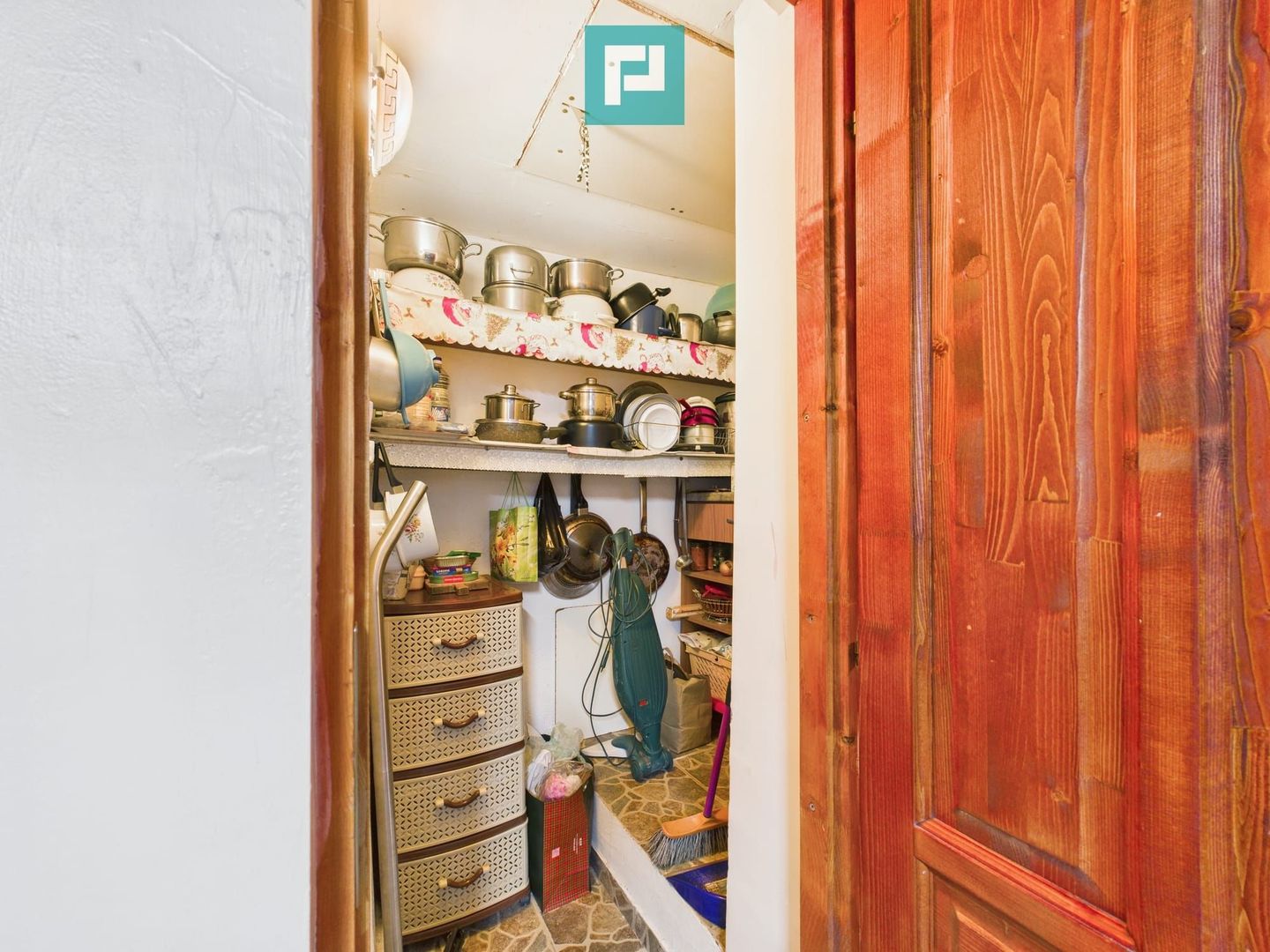 Casă frumoasă la Iratoș la preț bun - Poză 28