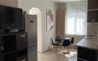 Apartament Central la cheie ! - Poză 1