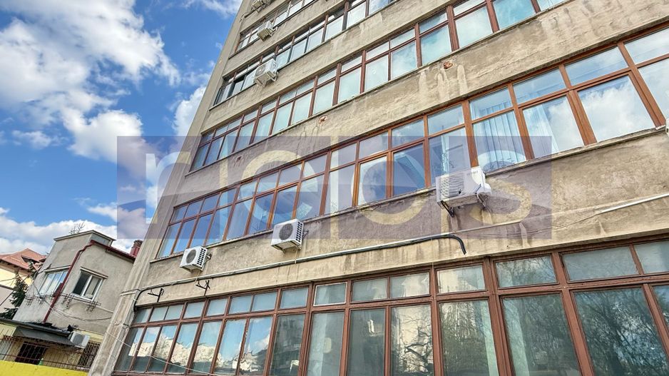 OPORTUNITATE DE INVESTIȚIE | CLĂDIRE BIROURI + PARCARE | 3700 MP | ULTRACENTRAL - Poză 2