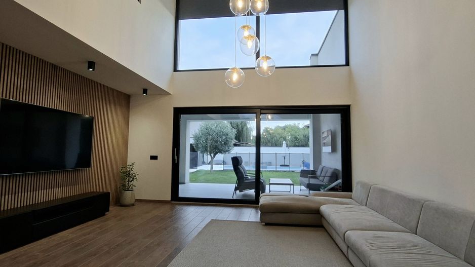 Locuinta individuala exclusivista cu piscina - Dumbravita - Poză 23