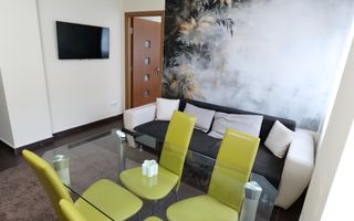 De închiriat apartament luminos 3 camere - Poză 1