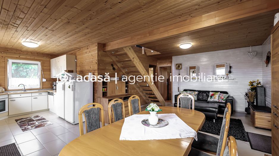 Casa de Lemn cu Piscina si Gradina Impecabila in Vladimirescu! - Poză 6