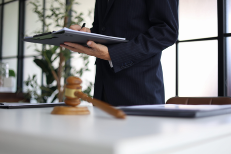 2. Verificare &amp; Siguranță Juridică
    
  
