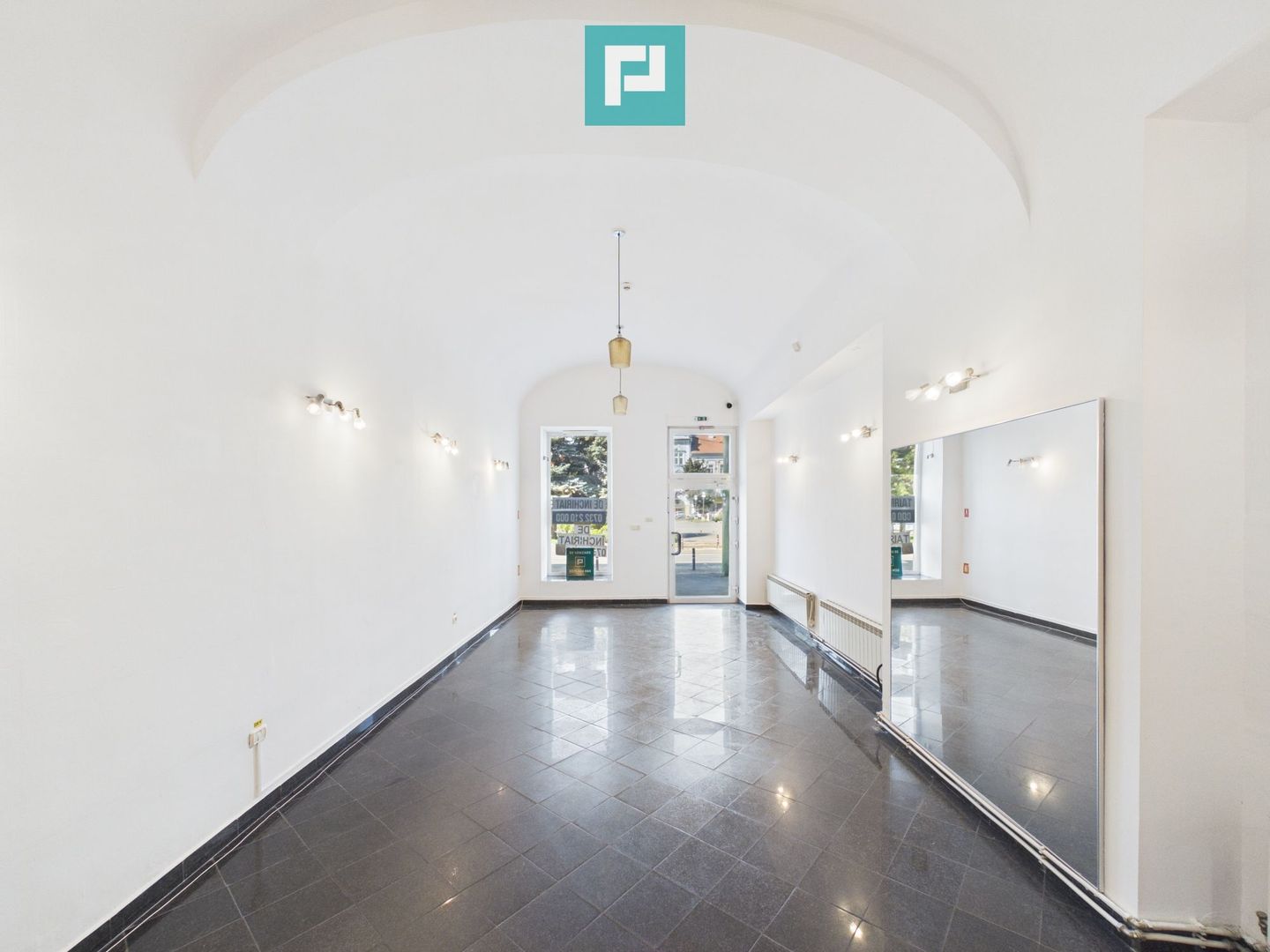 DE ÎNCHIRIAT | SPAȚIU COMERCIAL 60 MP ULTRACENTRAL - Poză 4