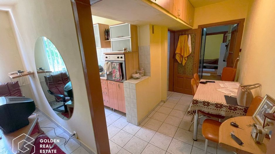 Apartament cu 3 camere, decomandat, etaj intermediar, zona Dacia - Poză 1