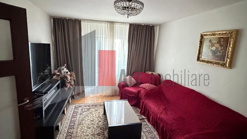 Apartament cu trei camere de vanzare-Crangasi-loc de parcare - Poză 1