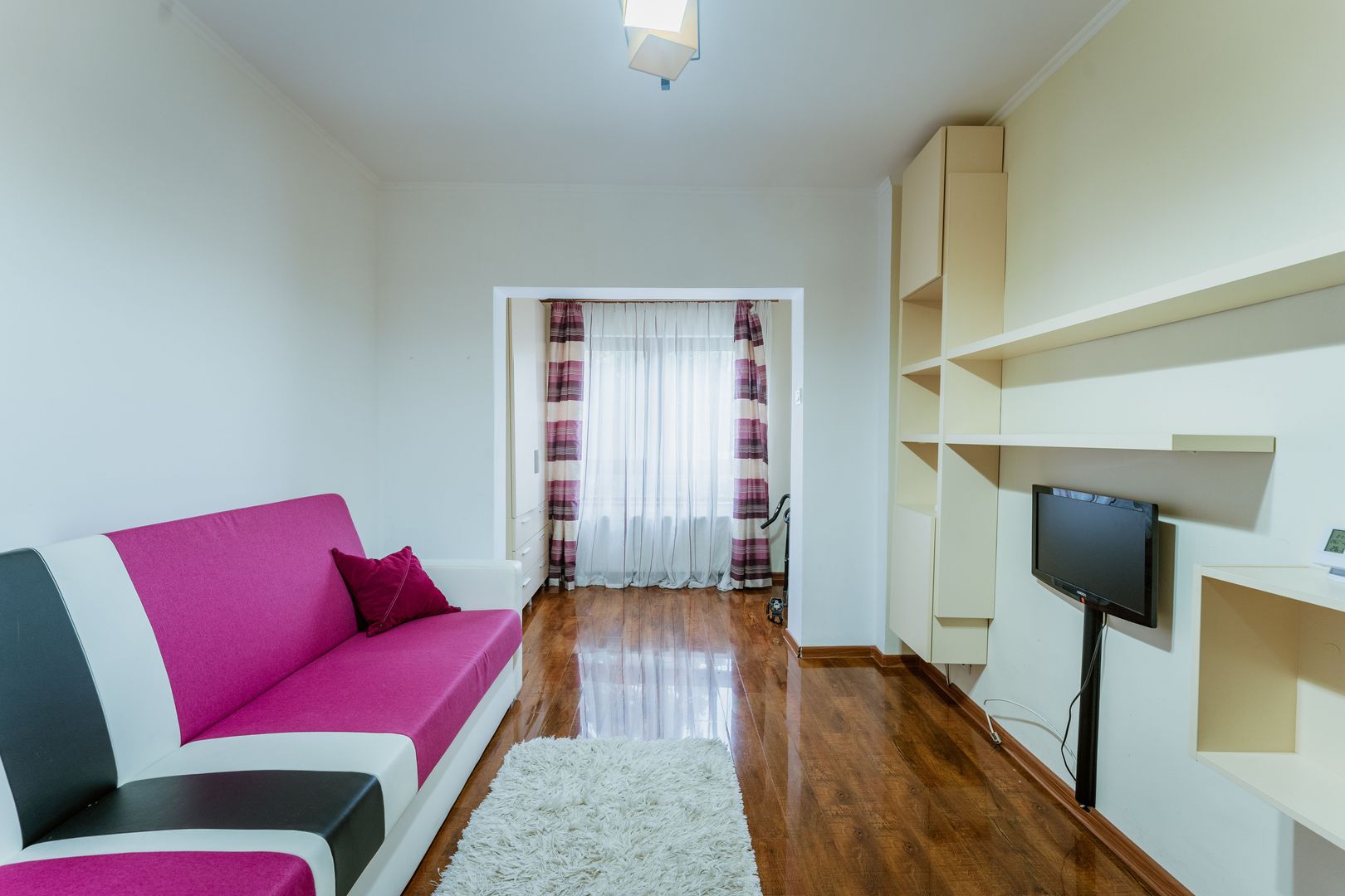 Apartament cu 3 camere în Alfa - Poză 9