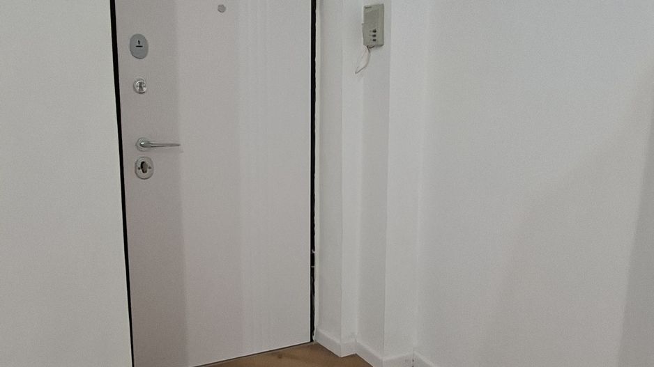 Apartament complet renovat cu scara interioara - Poză 5