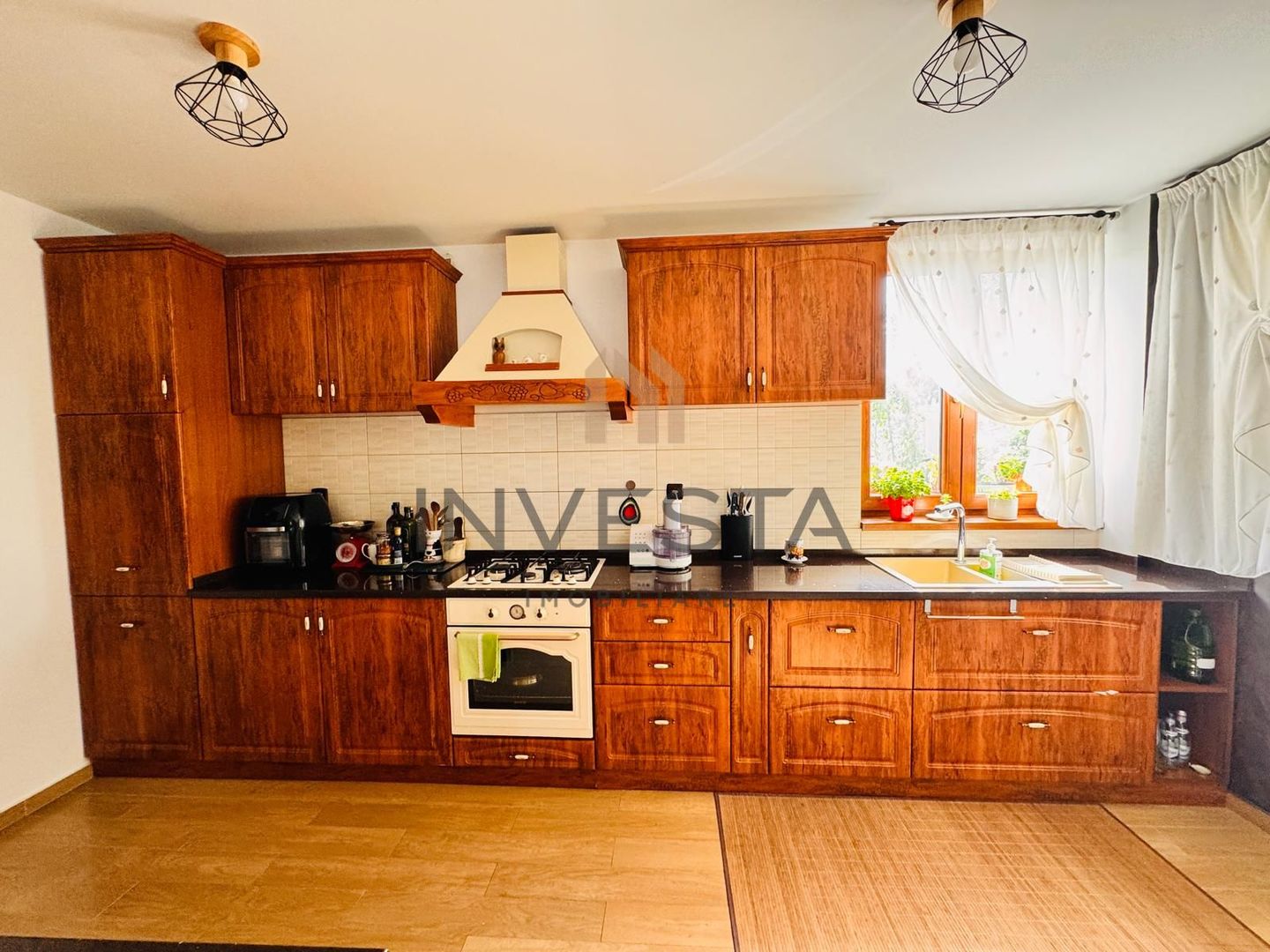 DE VANZARE CASA INDIVIDUALA 300 MP | 700 MP CURTE - Poză 6