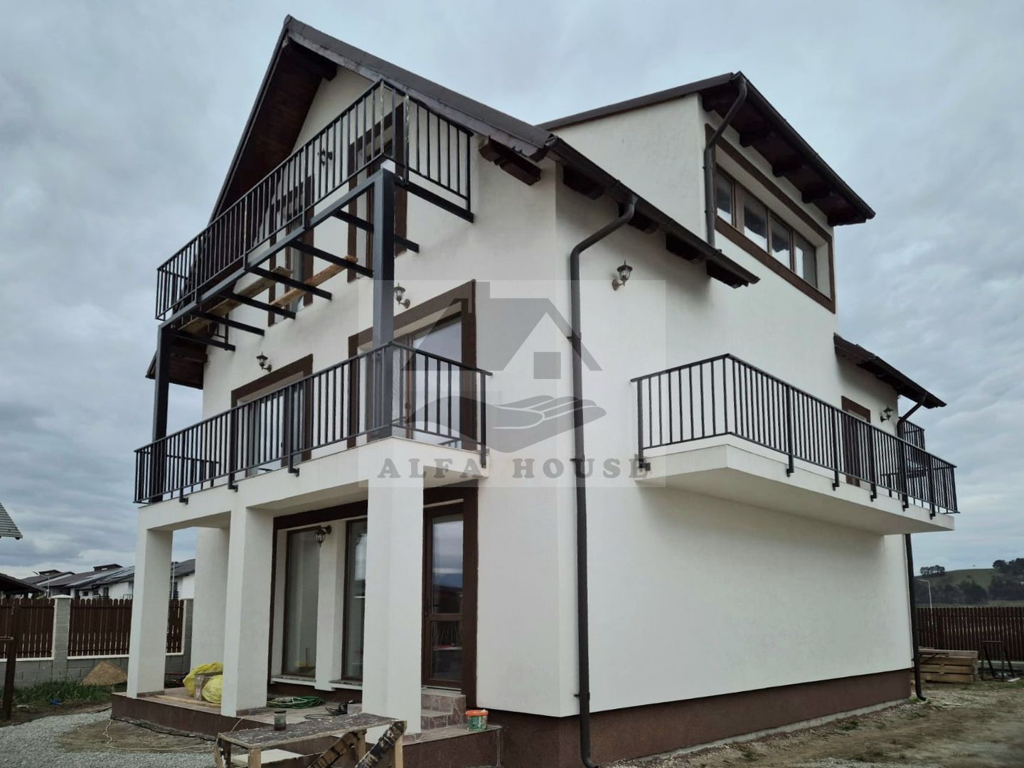 Casa individuala, 213 mp - 2 Aparatmente separate, Brasov - Sanpetru - Poză 2