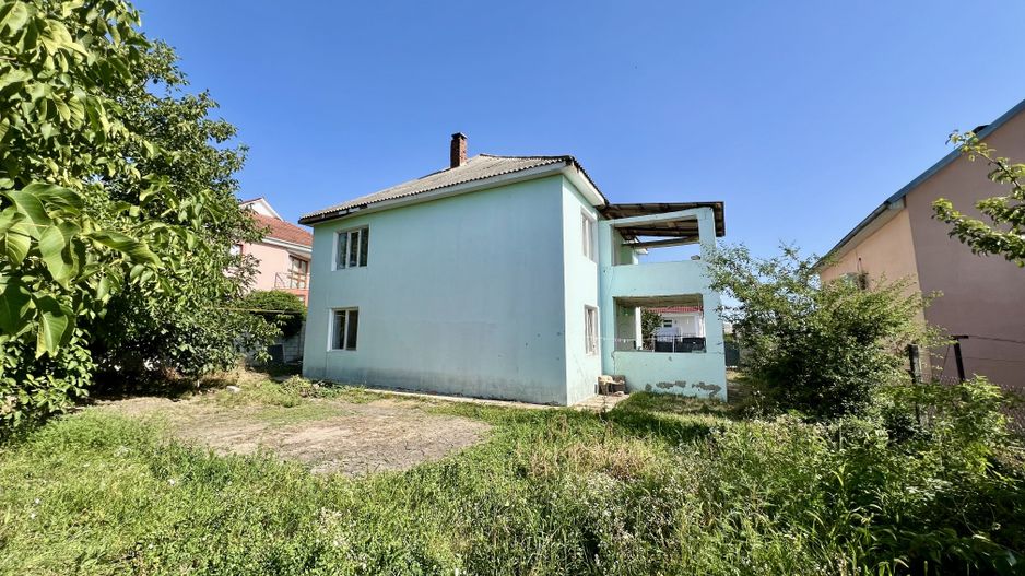 Casa în centrul or.Ialoveni - Poză 2