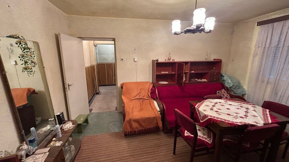 Apartament 3 camere, 47mp  - Cugir - Poză 3