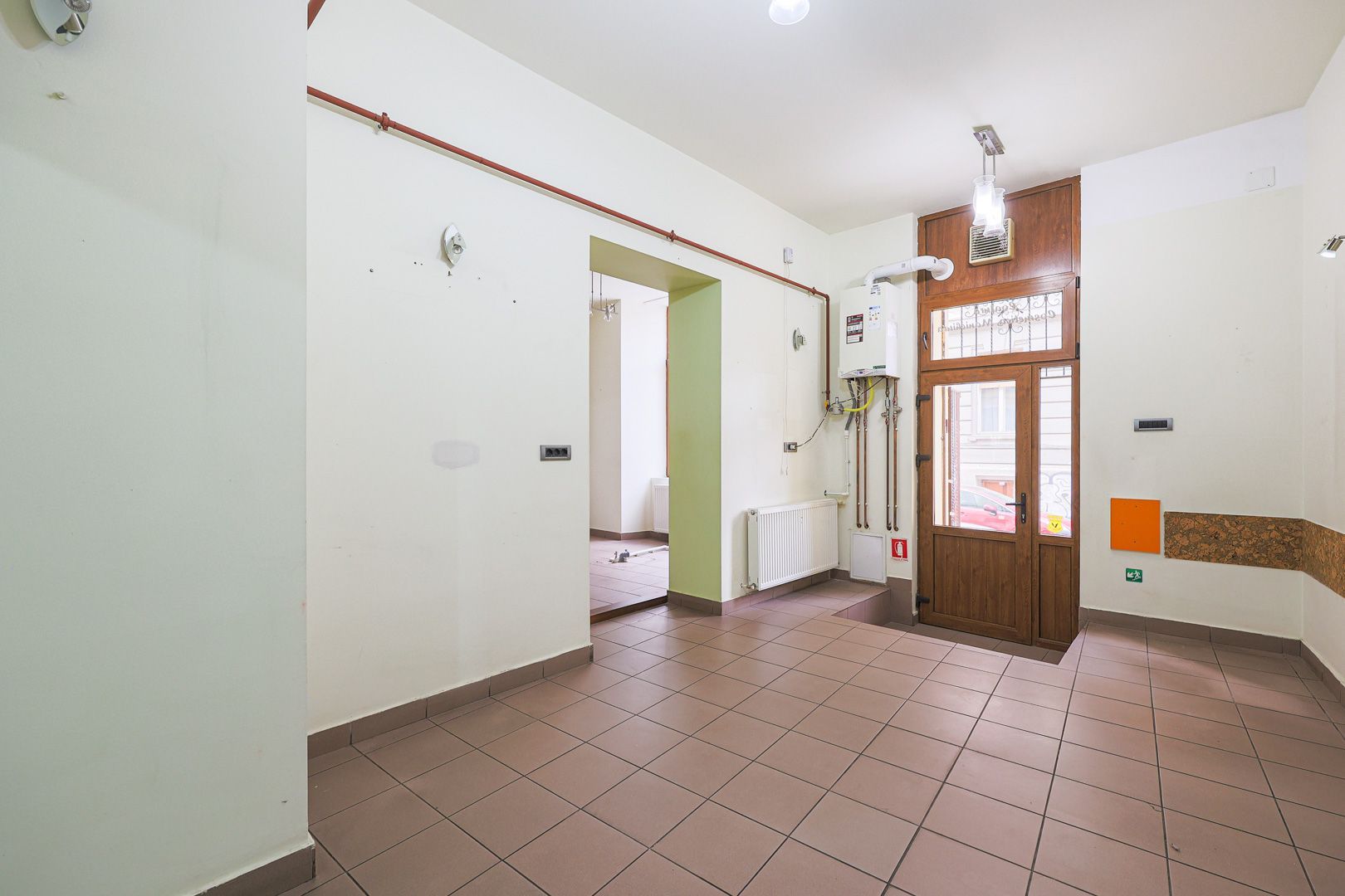 Spațiu comercial strada Episcopiei nr 1, Pregătit pt afacerea ta! - Poză 1