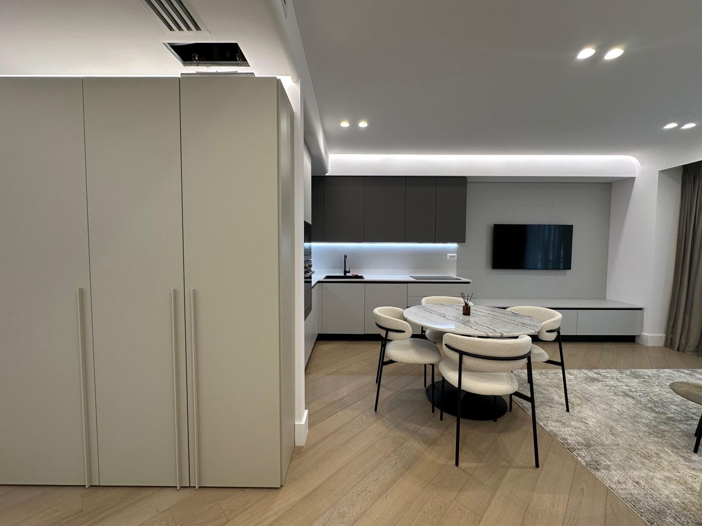 Apartament Cortina 126 | Parcare - Poză 4